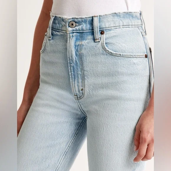 Abercrombie & Fitch Women's Light Wash Straight Leg Jeans - Picture 3 of 10